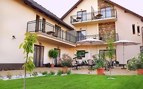 Barackvirag Apartmanhaz